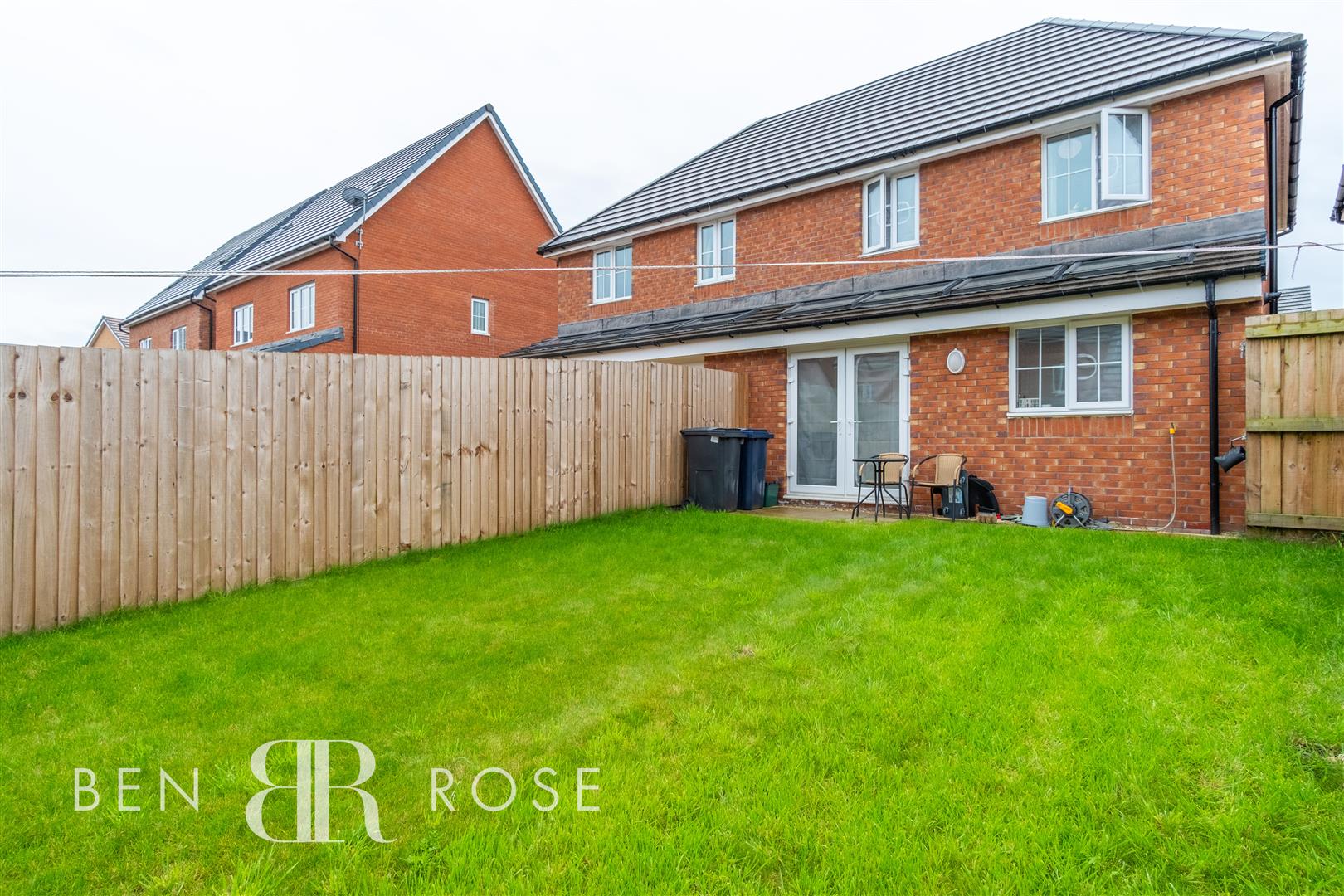 3 bed property in Loom Crescent, Preston